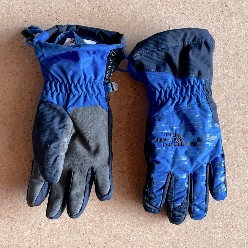 Brand new The North Face youth Montana Dryvent E -Tip gloves - Medium